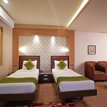 Gold Coast Beach Resort ปูรี ภายนอก รูปภาพ