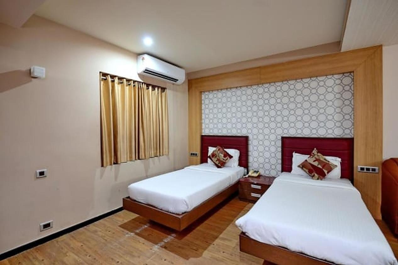 Gold Coast Beach Resort ปูรี ภายนอก รูปภาพ