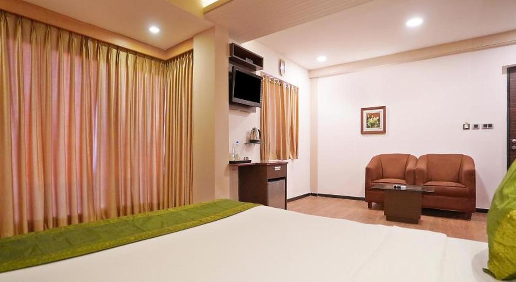 Gold Coast Beach Resort ปูรี ภายนอก รูปภาพ