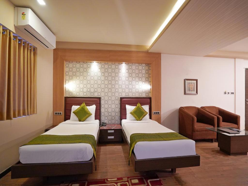 Gold Coast Beach Resort ปูรี ภายนอก รูปภาพ